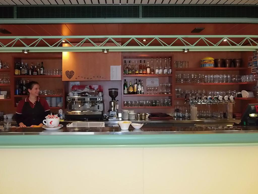 Hotel Vezzano מראה חיצוני תמונה